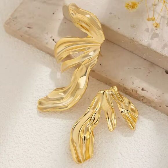 REVOLVE Jewelry - Bohemian earrings A663
